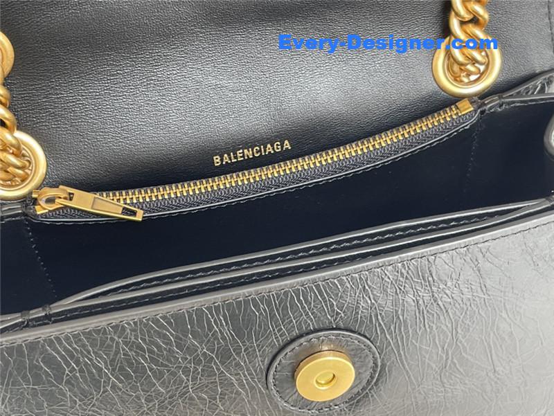 Ba1en*iaga crush small chain bag