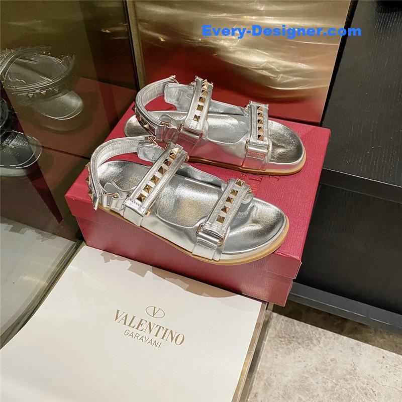 Va1e*ntin0 beach stud sandals in leather with velcro