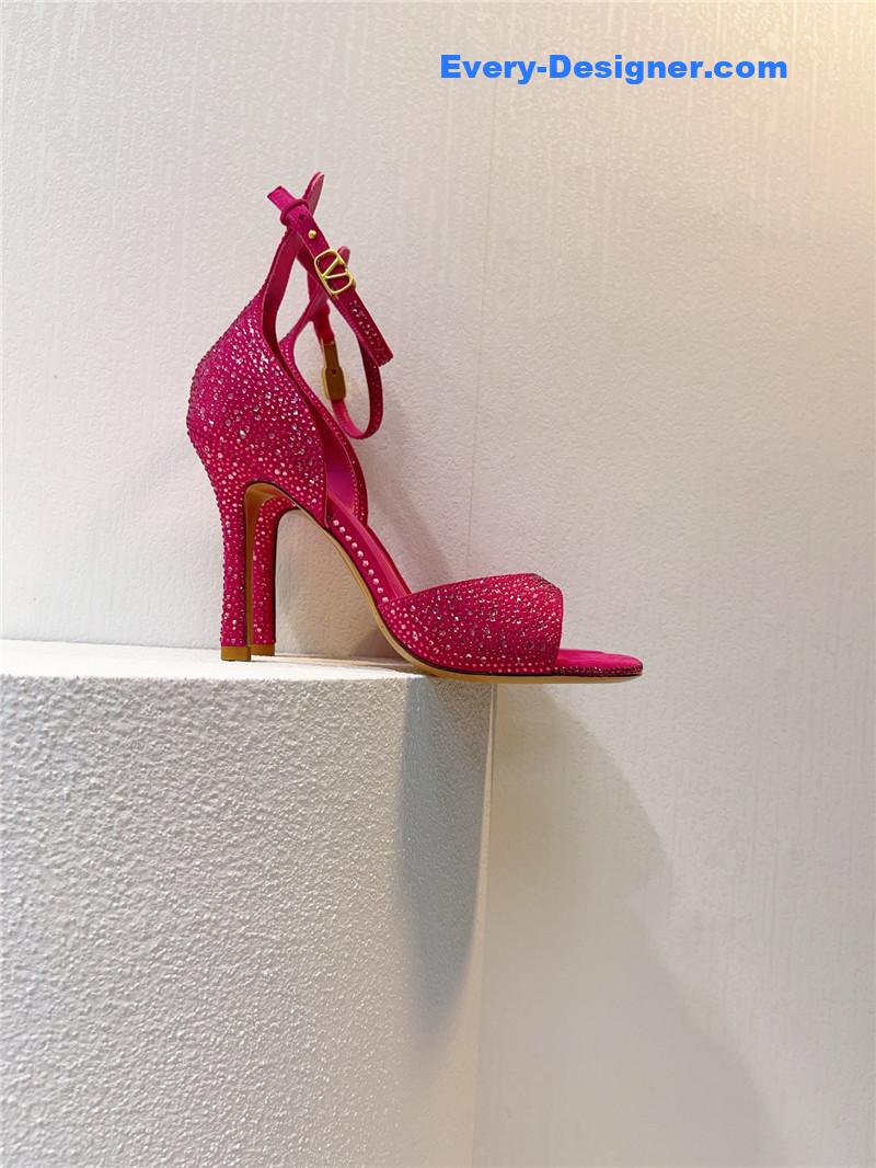 Va1e*ntin0 spring summer versatile sandals