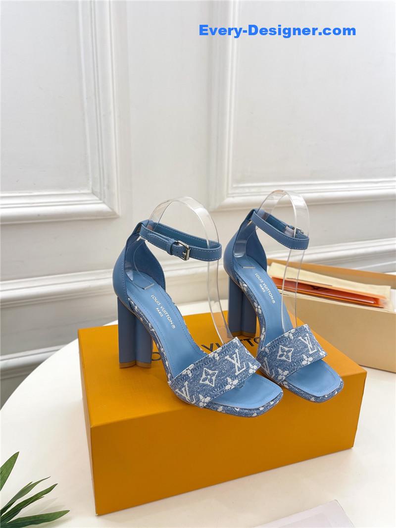 l0vis Vvtt0n lv plum blossom and sandals