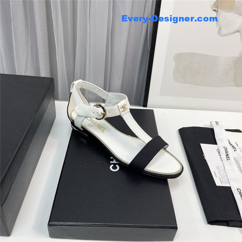 CC classic chain accessories sandals
