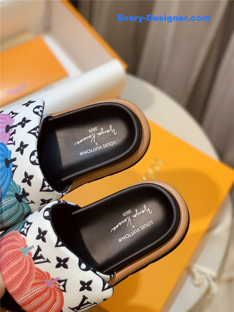 l0vis Vvtt0n lv couple slippers