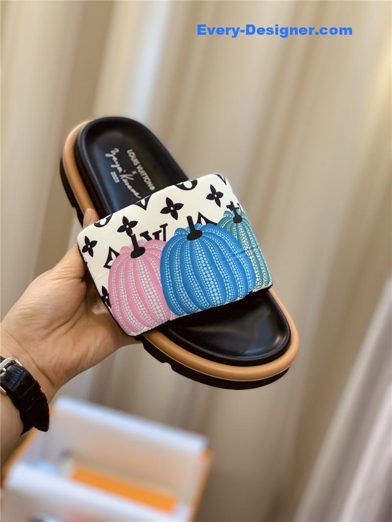 l0vis Vvtt0n lv couple slippers