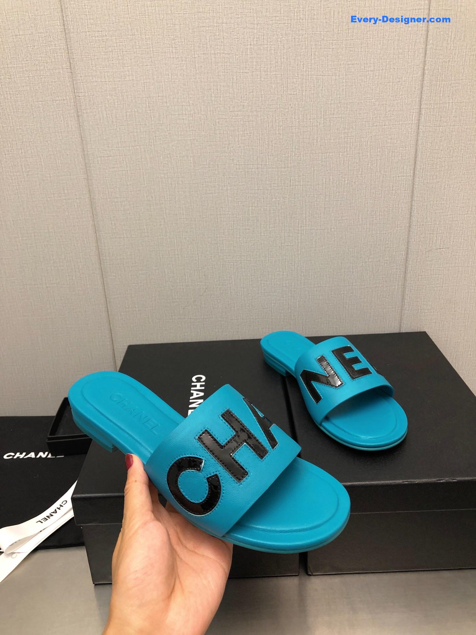 CC color matching letter leather buckle slippers