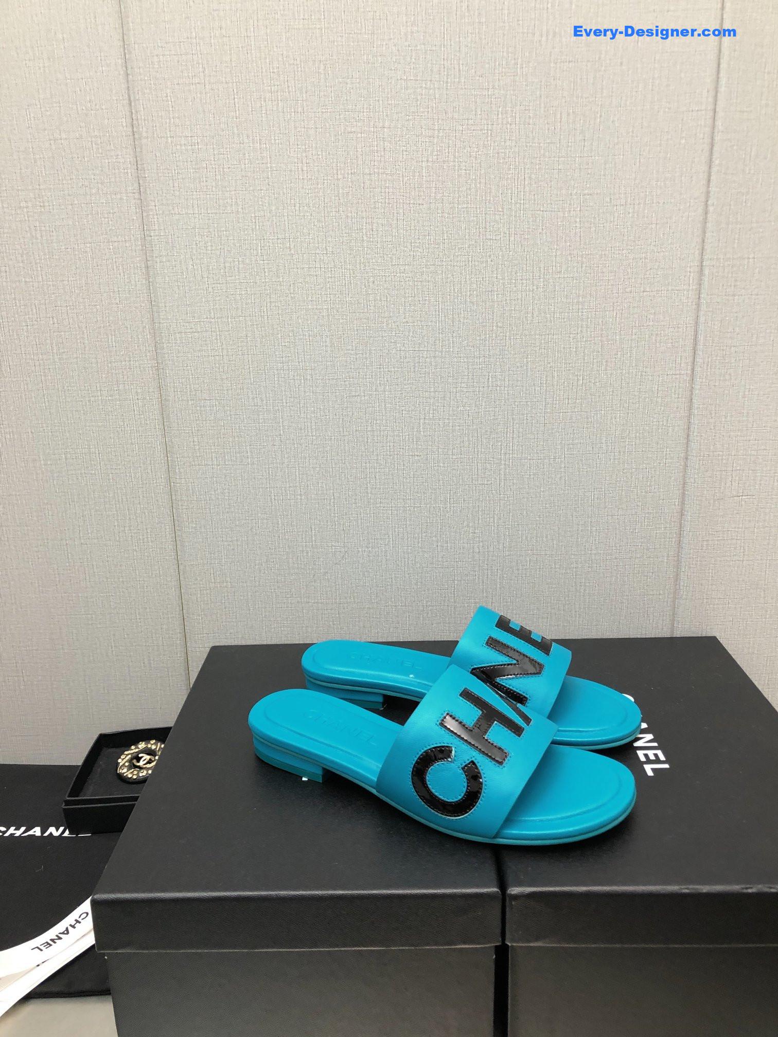 CC color matching letter leather buckle slippers