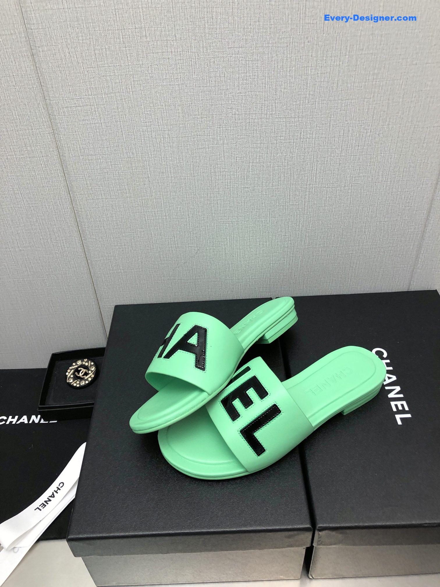 CC color matching letter leather buckle slippers