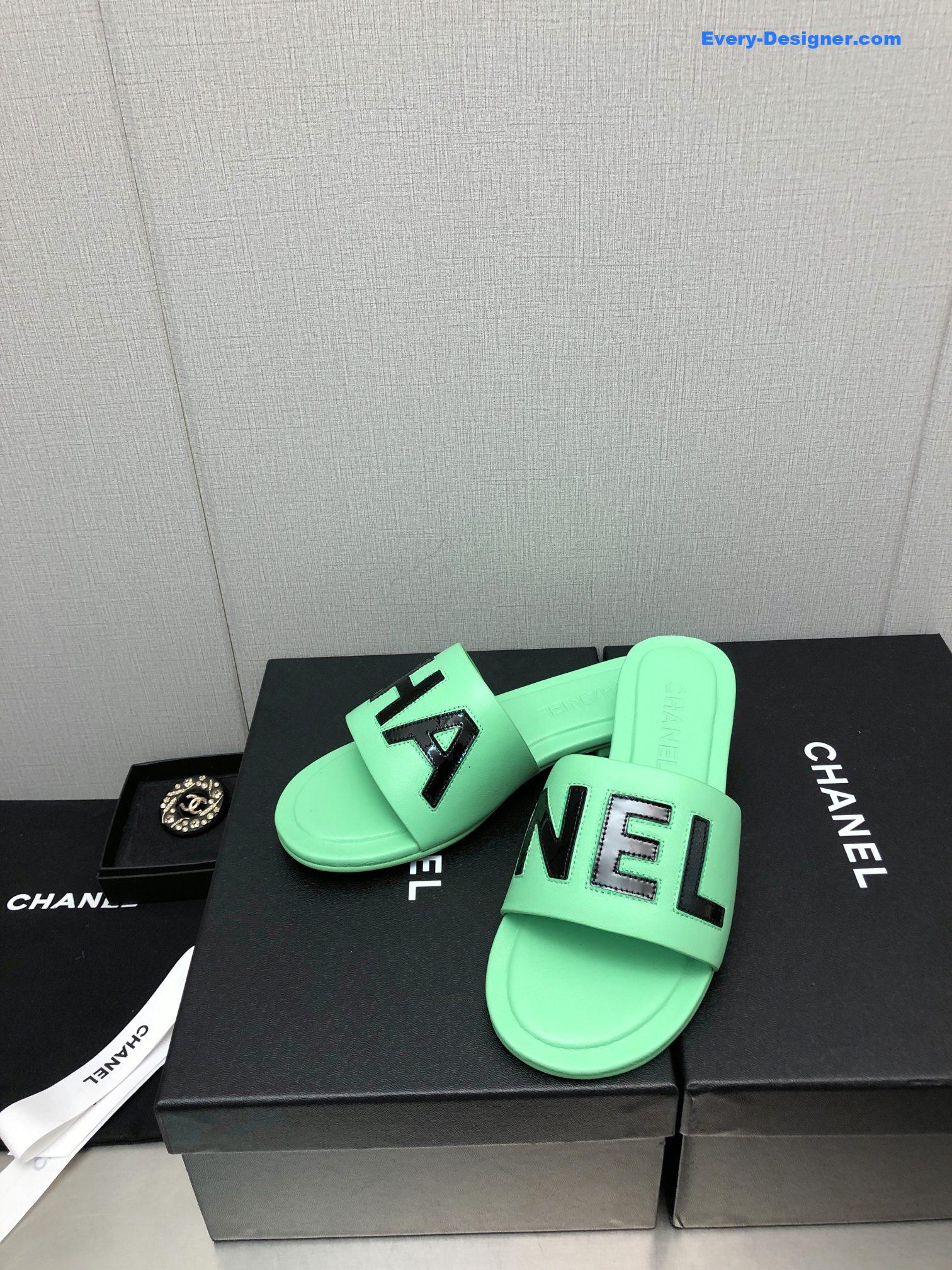 CC color matching letter leather buckle slippers