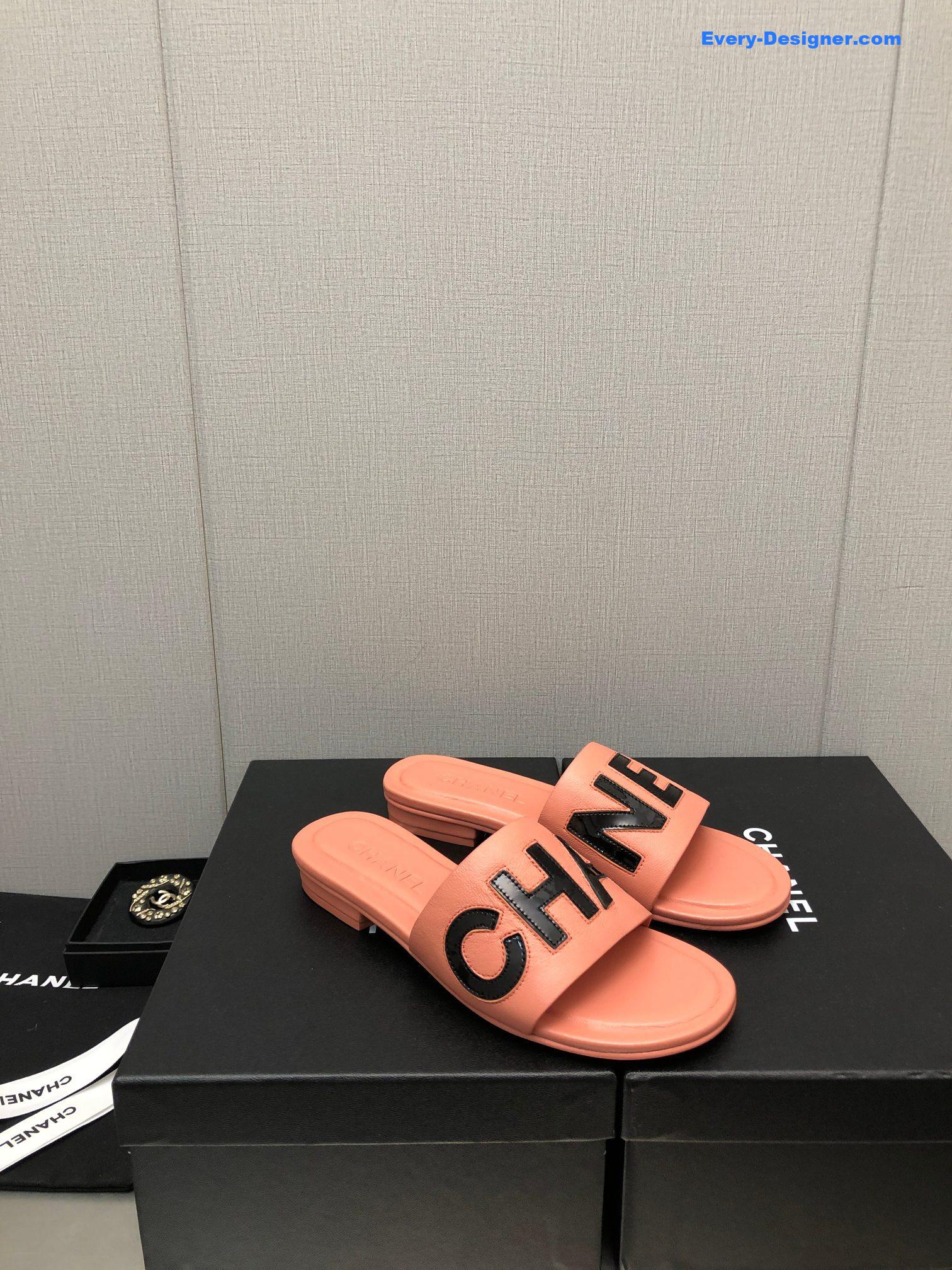 CC color matching letter leather buckle slippers