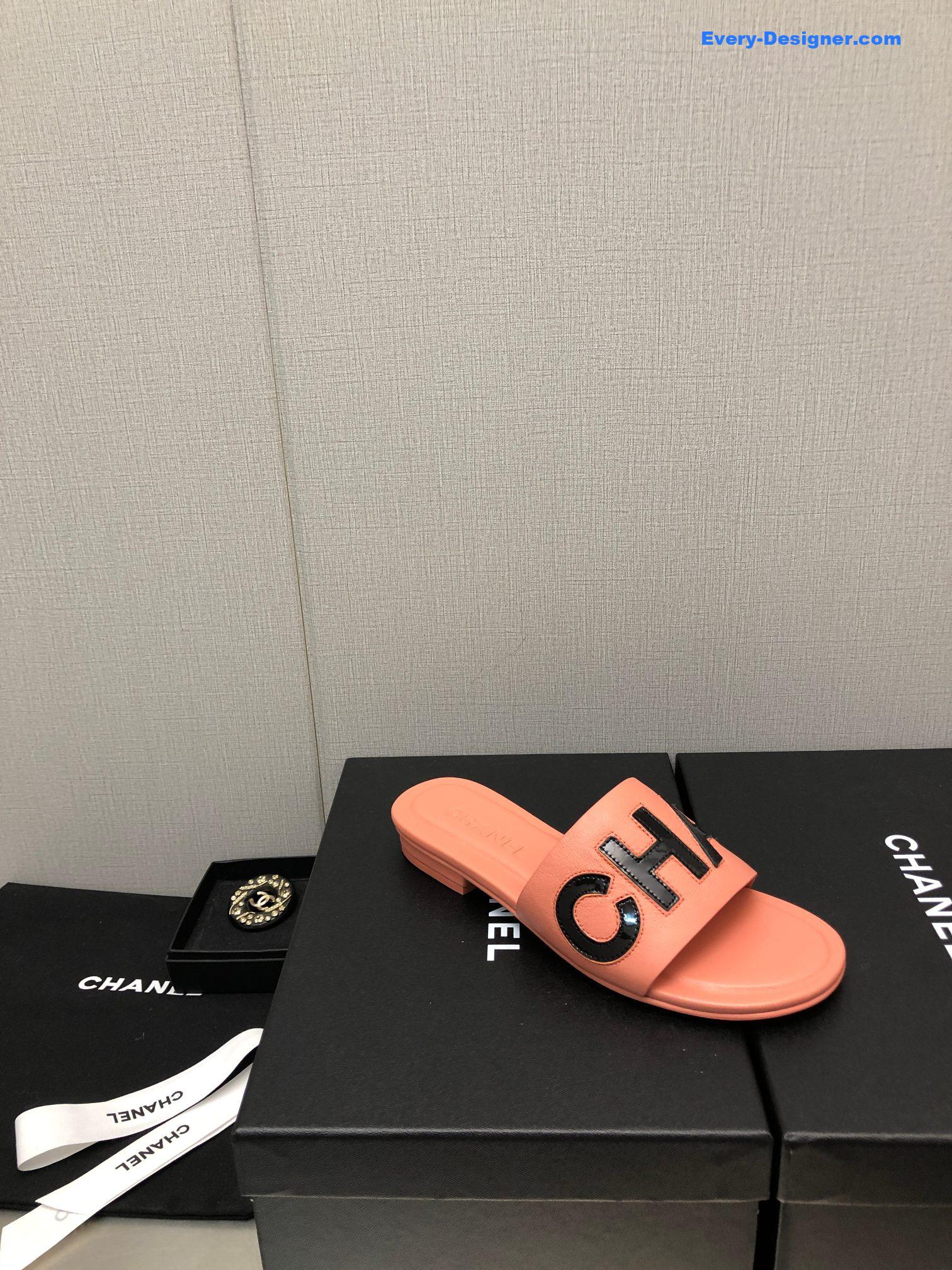 CC color matching letter leather buckle slippers