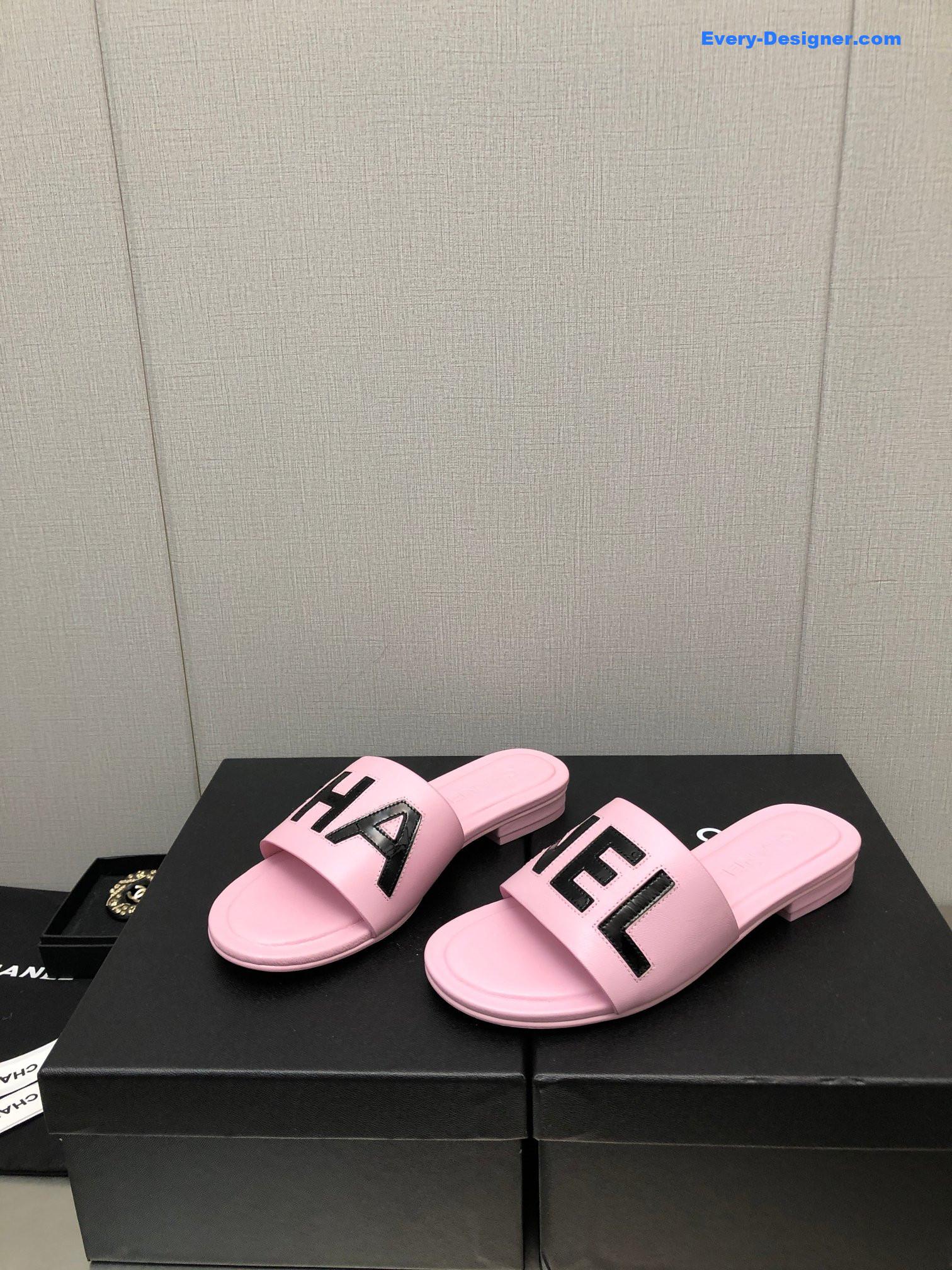 CC color matching letter leather buckle slippers