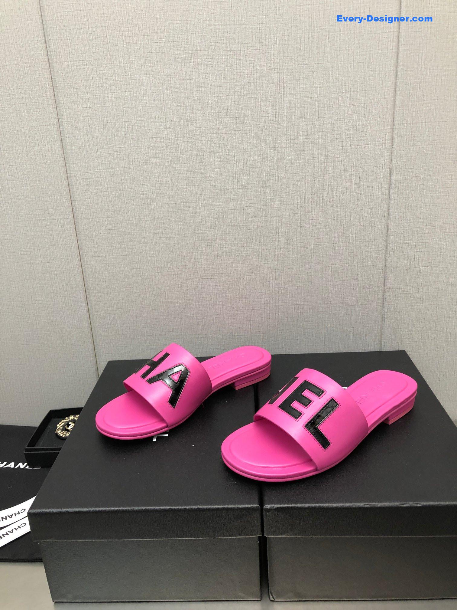 CC color matching letter leather buckle slippers