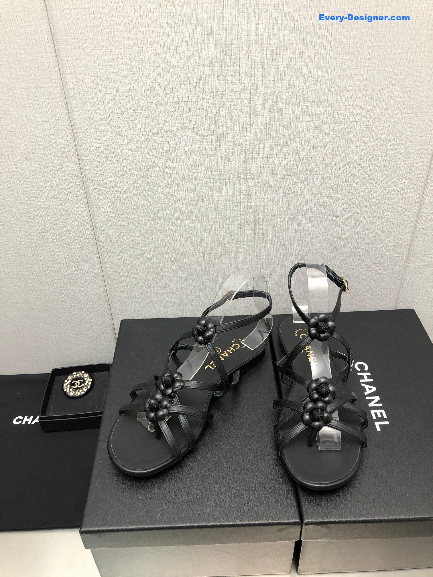 CC classic chain accessories flower sandals