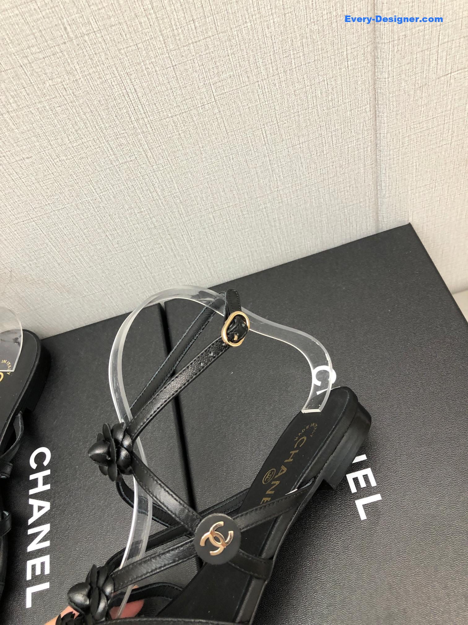 CC classic chain accessories flower sandals