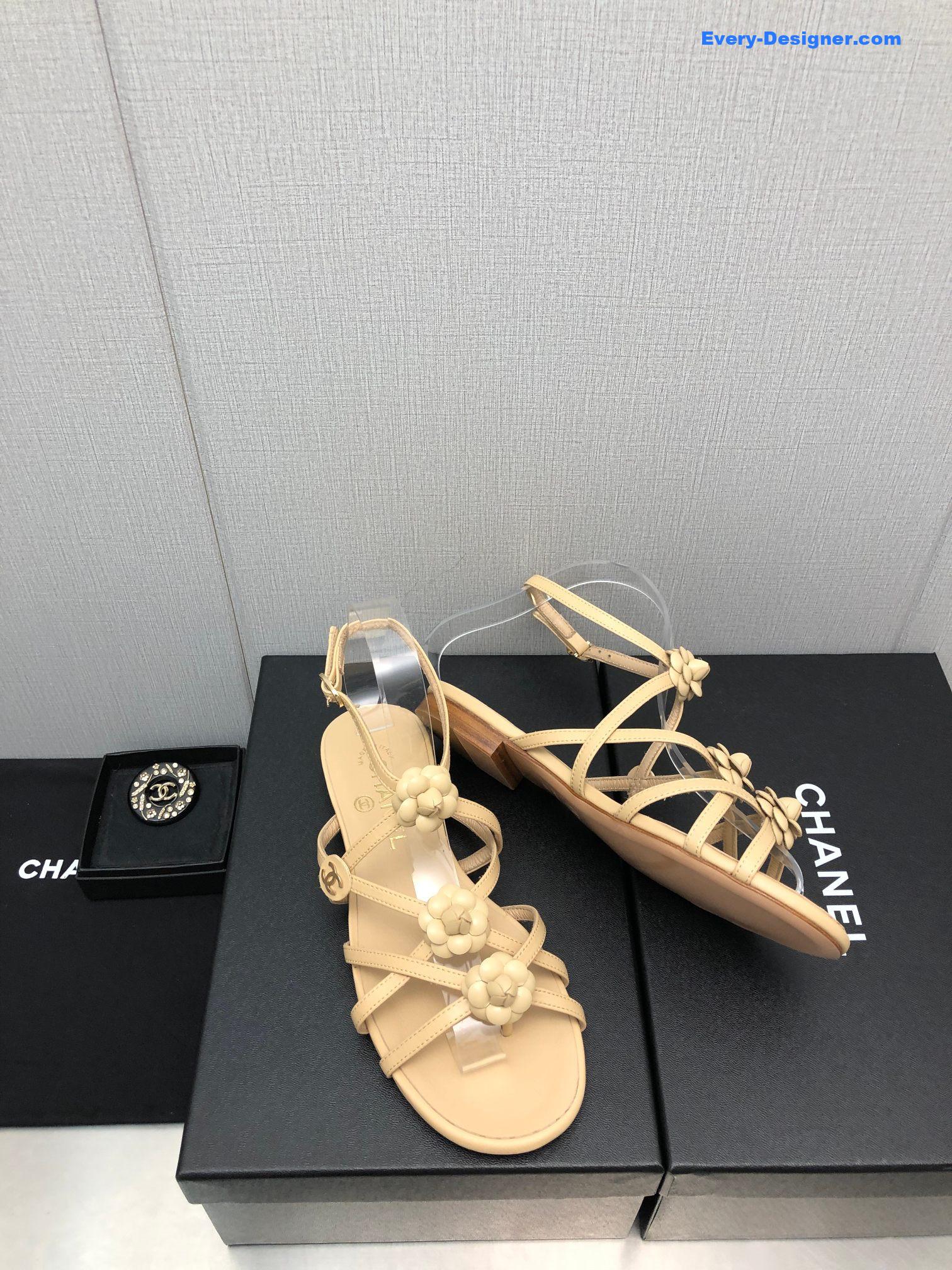 CC classic chain accessories flower sandals