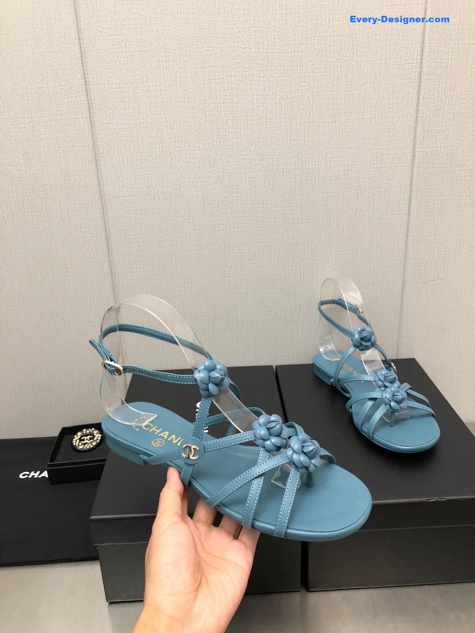 CC classic chain accessories flower sandals