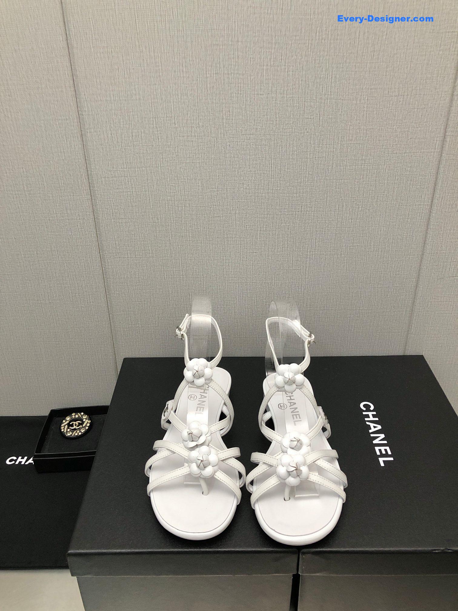 CC classic chain accessories flower sandals