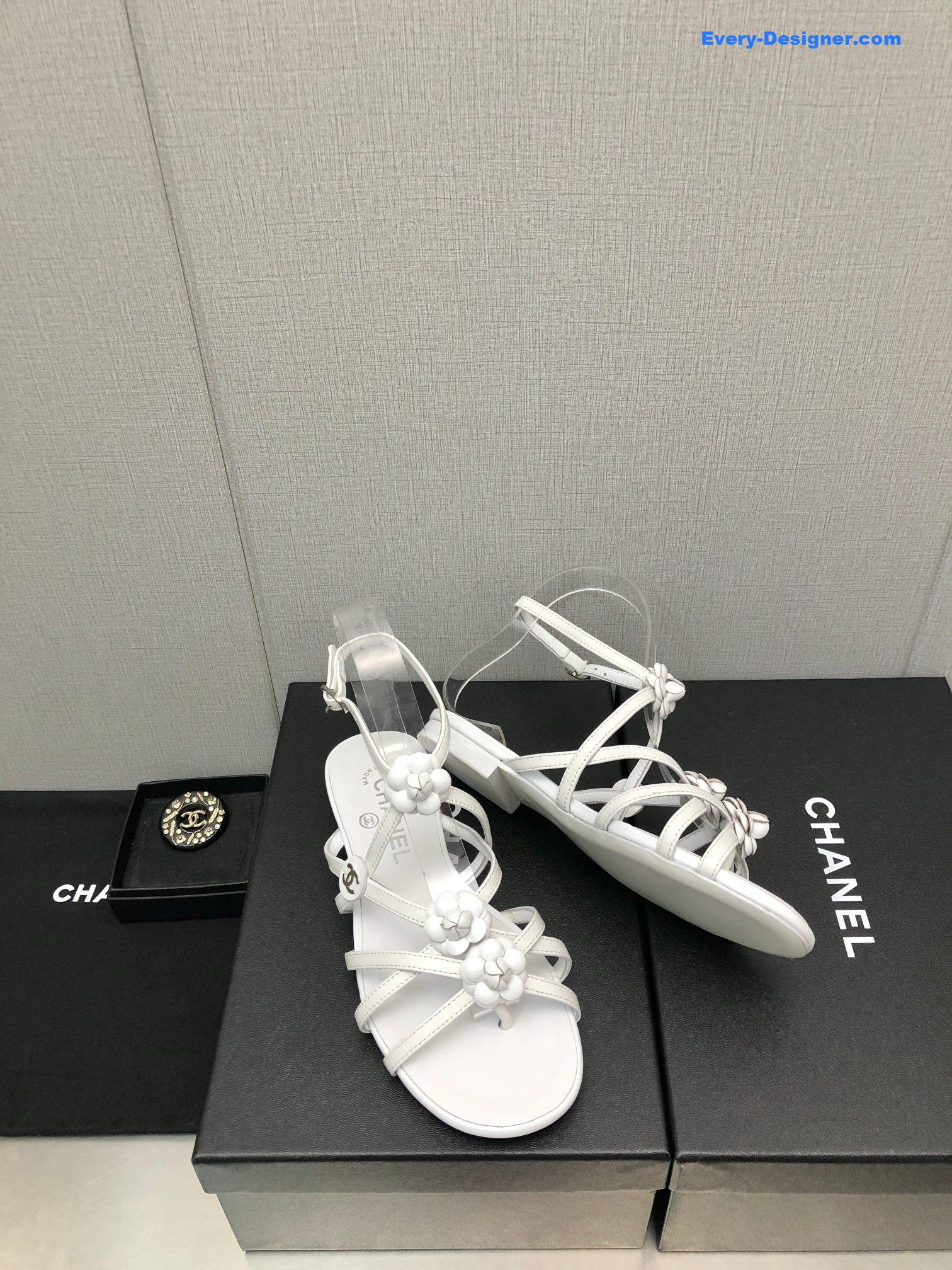 CC classic chain accessories flower sandals