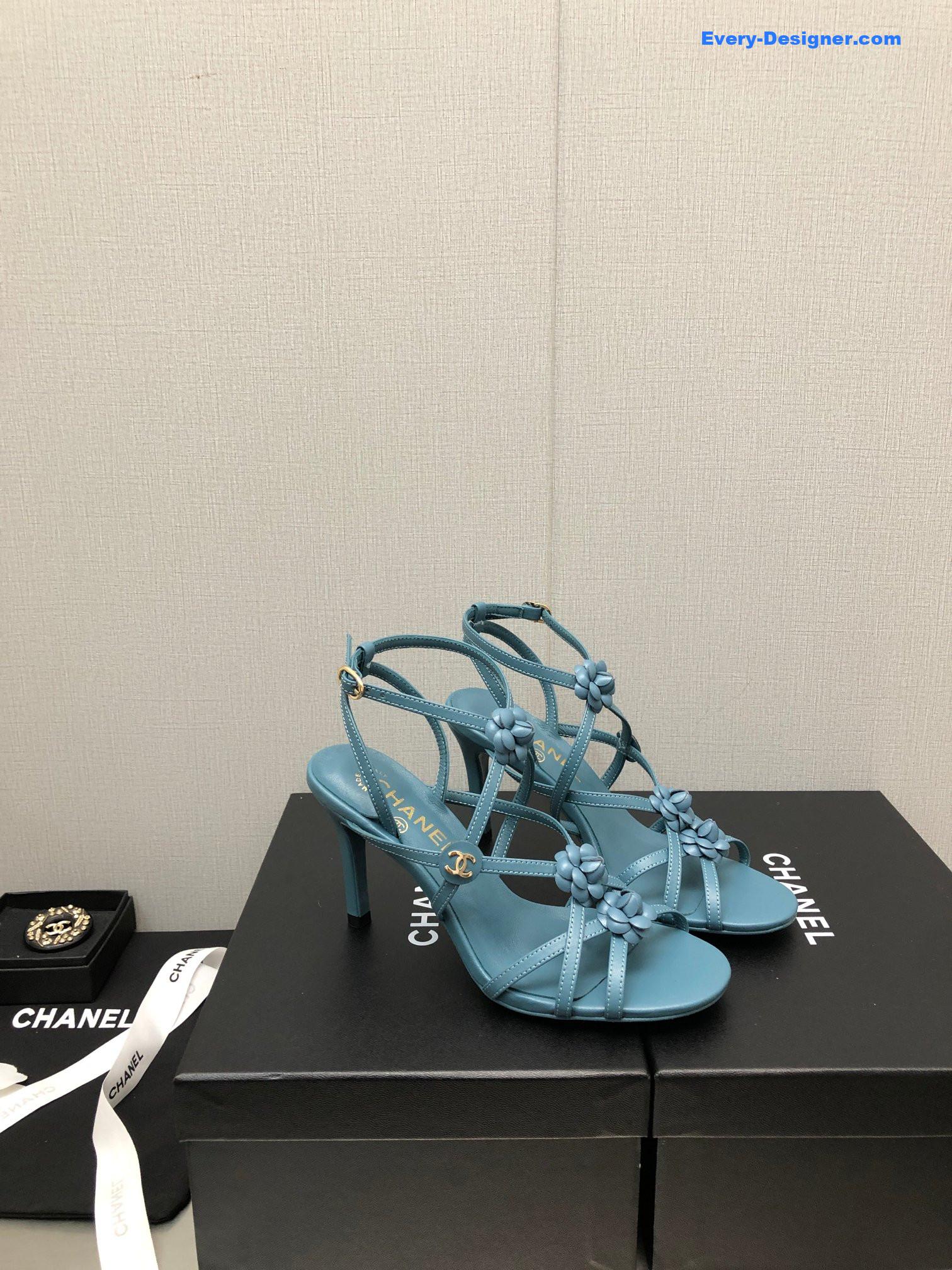 CC classic chain accessories flower sandals