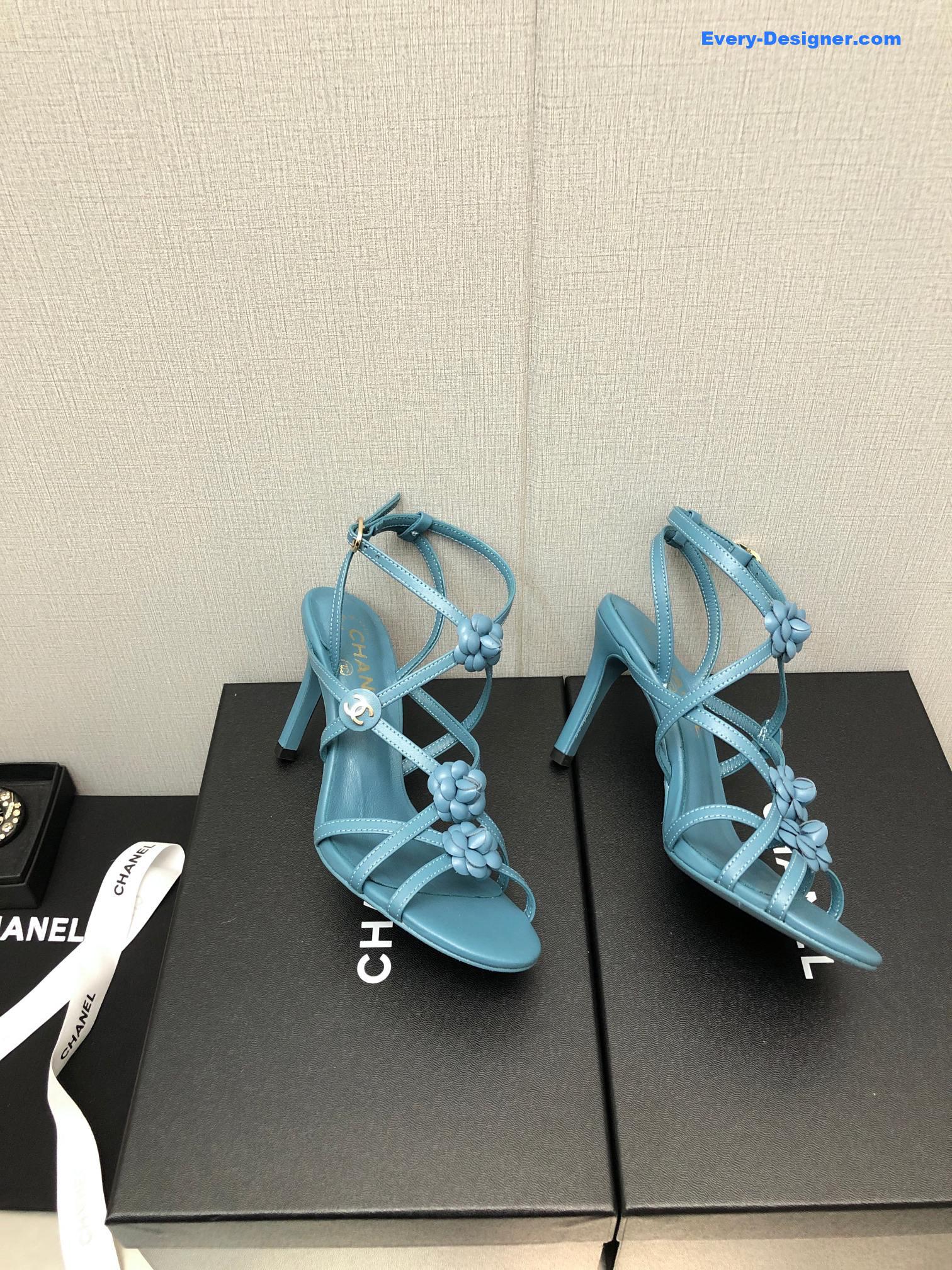 CC classic chain accessories flower sandals