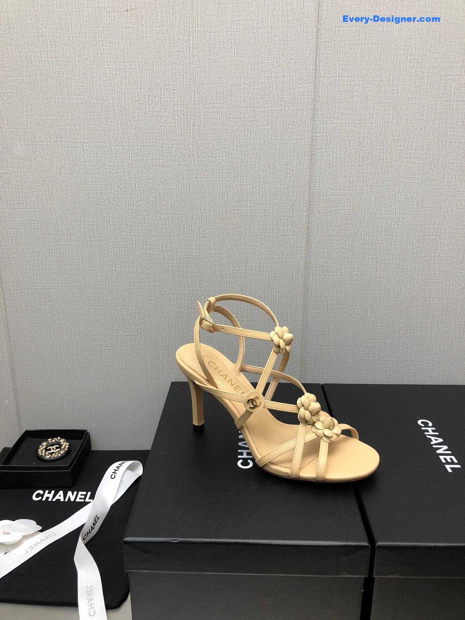 CC classic chain accessories flower sandals