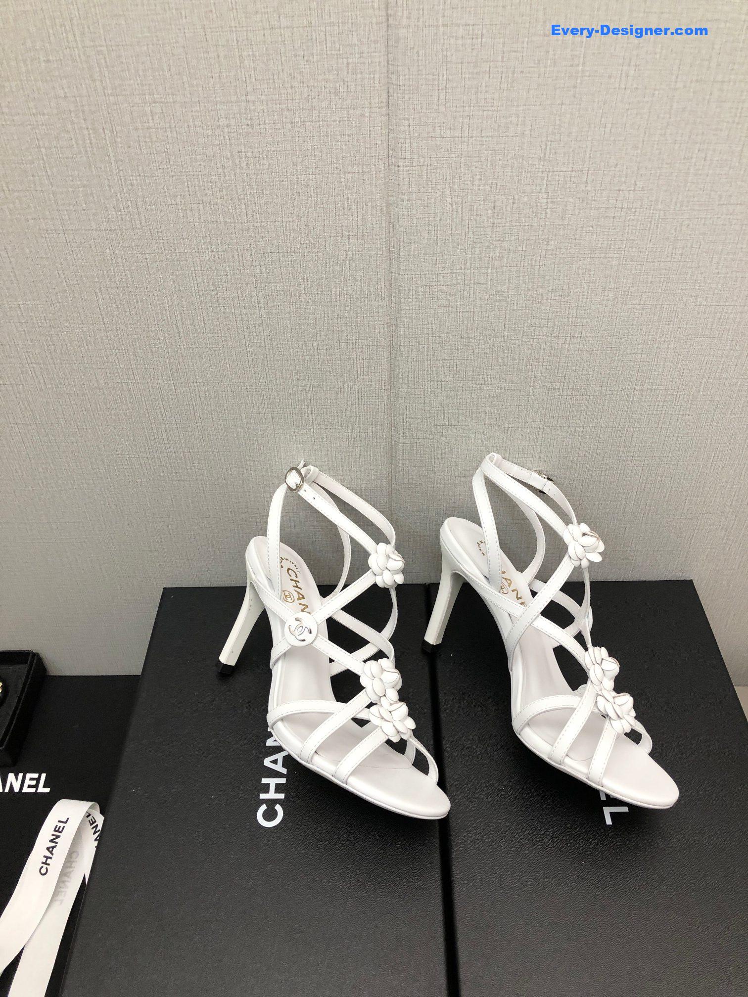 CC classic chain accessories flower sandals