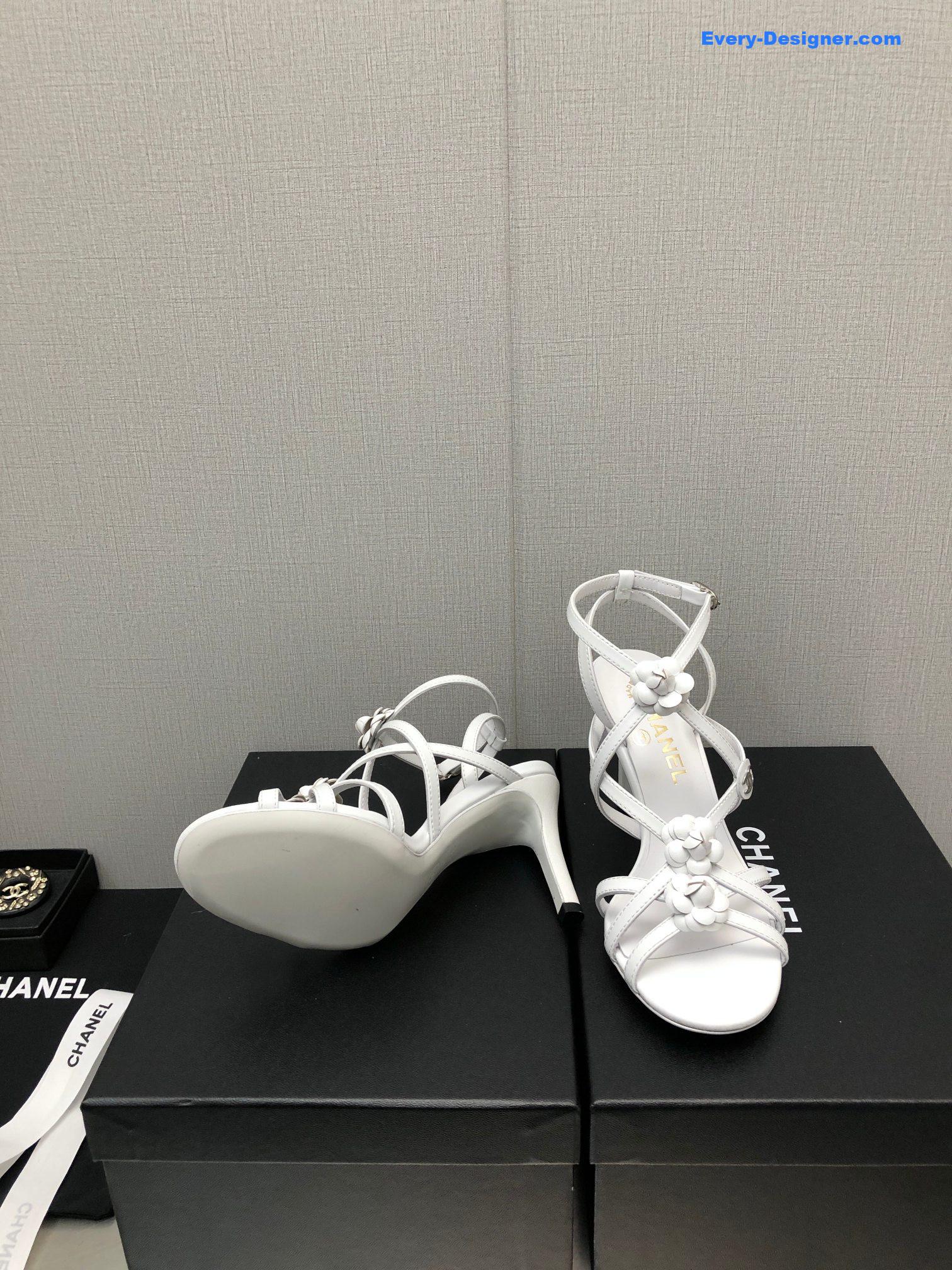 CC classic chain accessories flower sandals