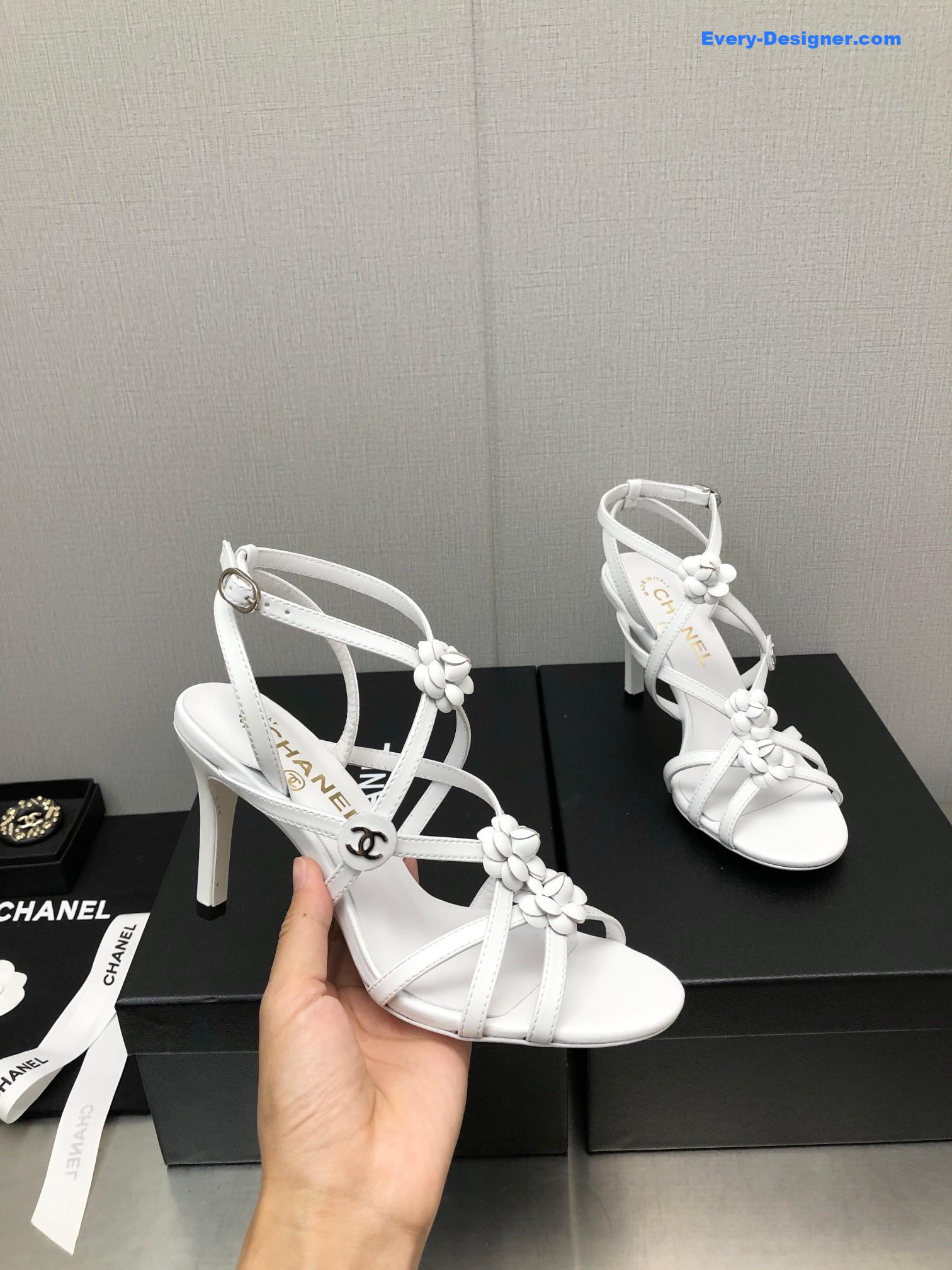 CC classic chain accessories flower sandals