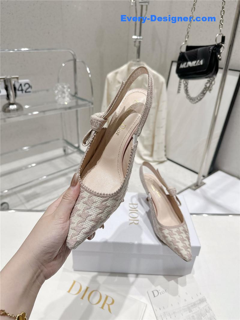 D10r kitten heel high heels