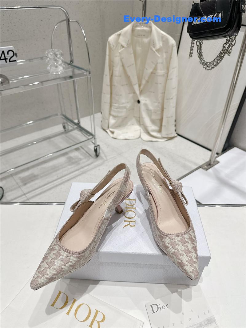 D10r kitten heel high heels