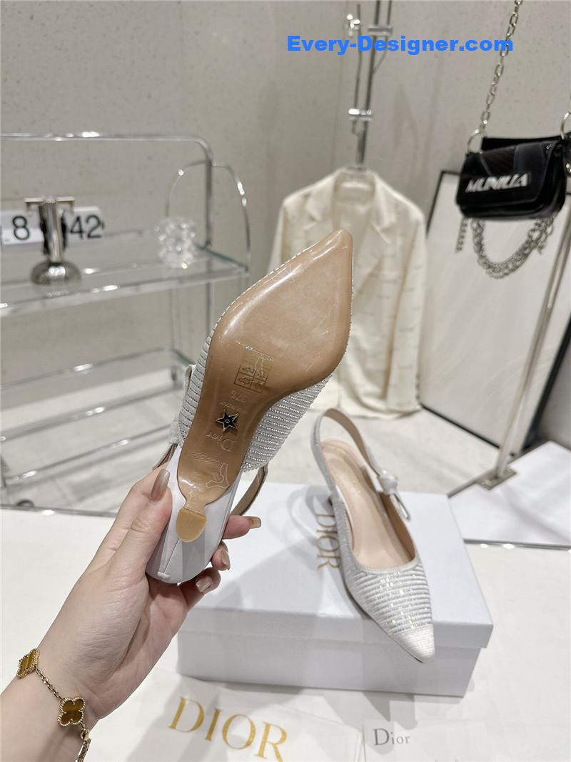 D10r kitten heel high heels