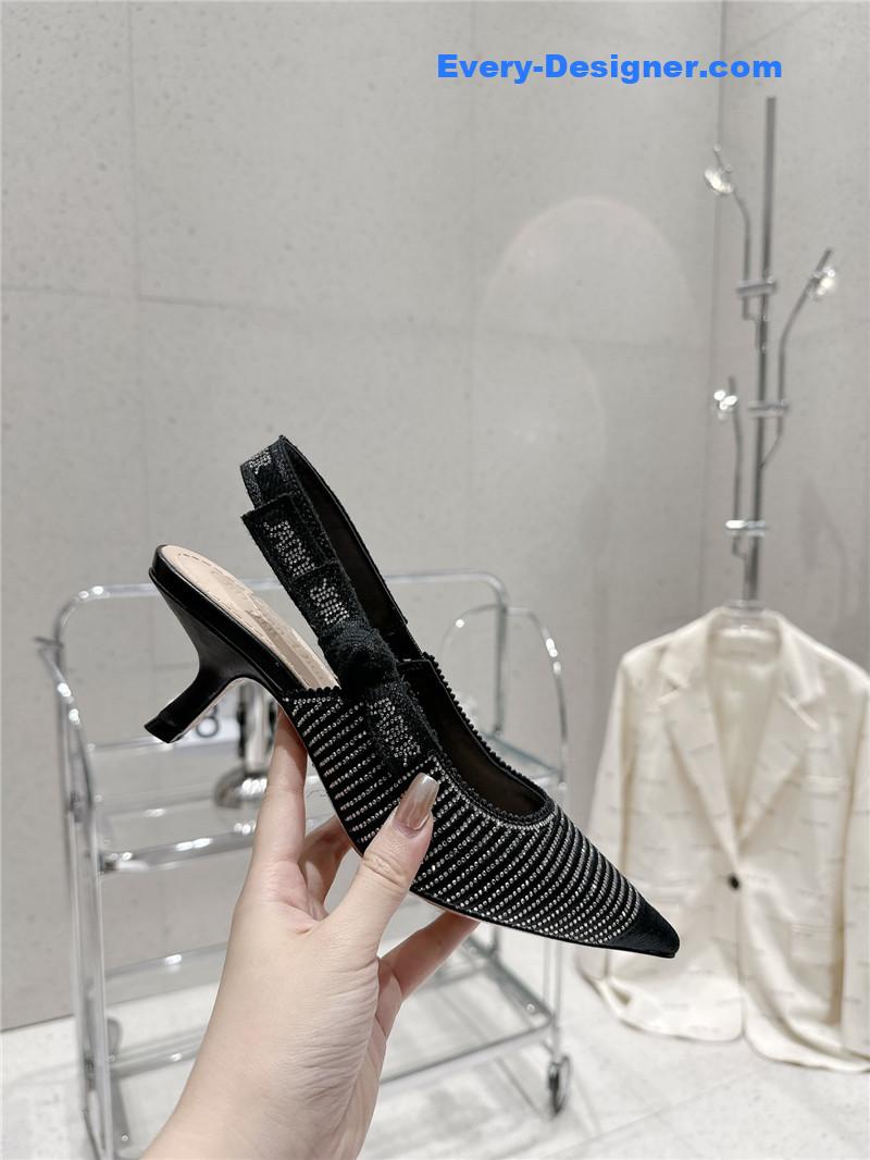 D10r kitten heel high heels