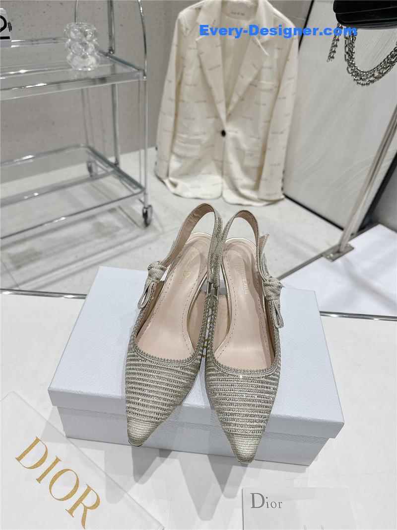 D10r kitten heel high heels
