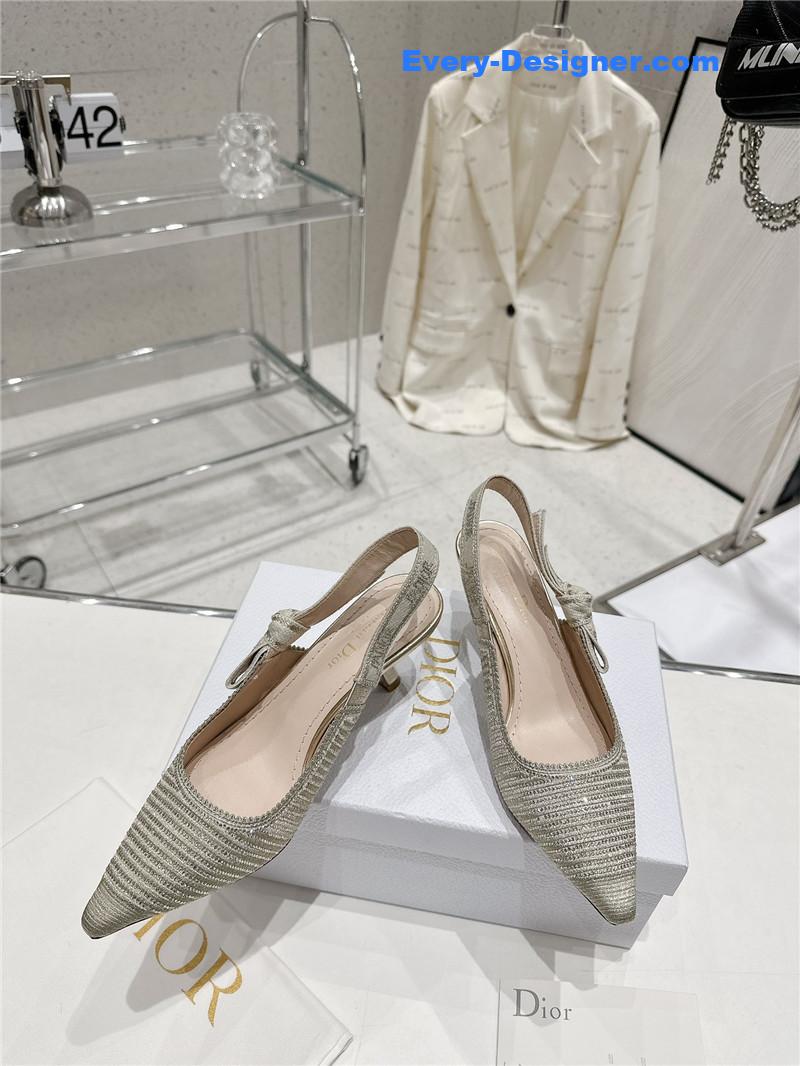 D10r kitten heel high heels