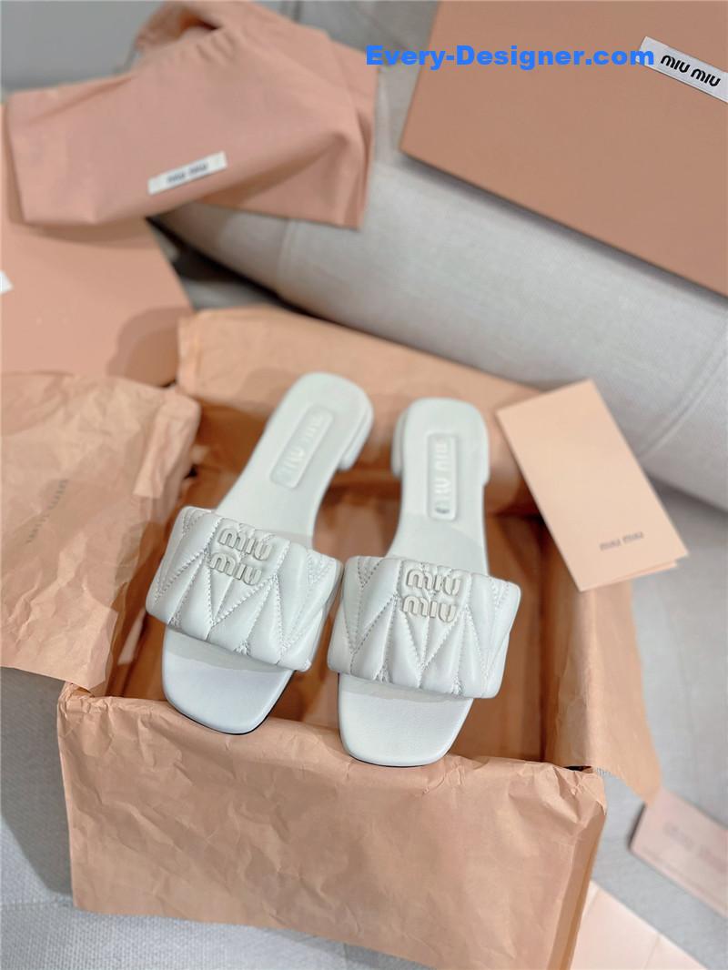 M1um1u slipper sandals in crinkled nappa
