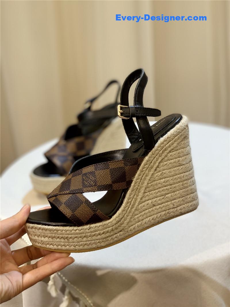 l0vis vvtt0n lv hot D1am0nd wedge sandals