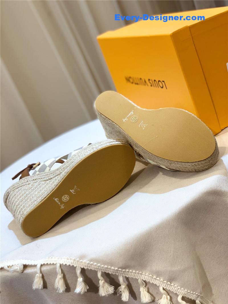 l0vis vvtt0n lv hot D1am0nd wedge sandals