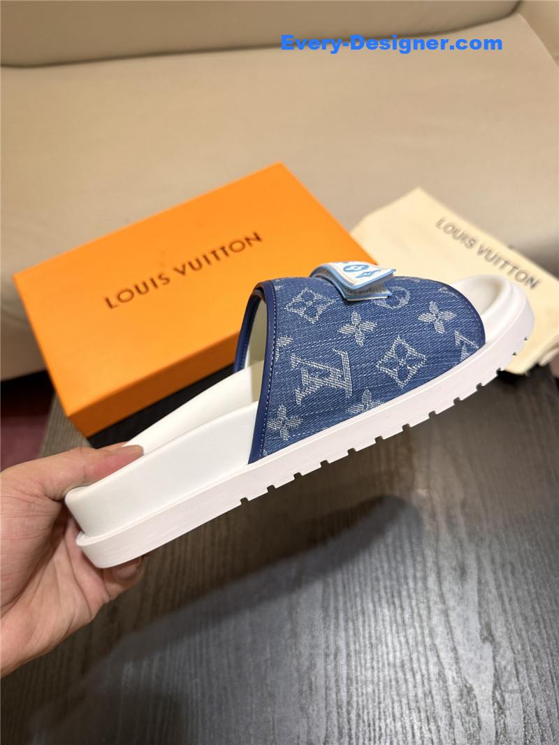 l0vis Vvtt0n lv sandals
