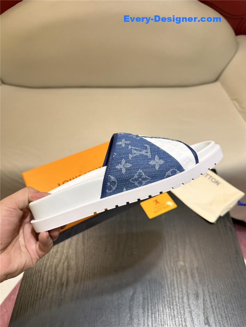 l0vis Vvtt0n lv sandals