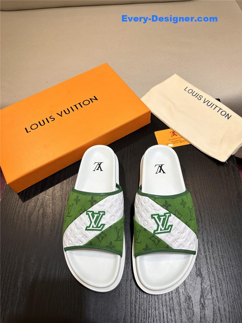 l0vis Vvtt0n lv sandals