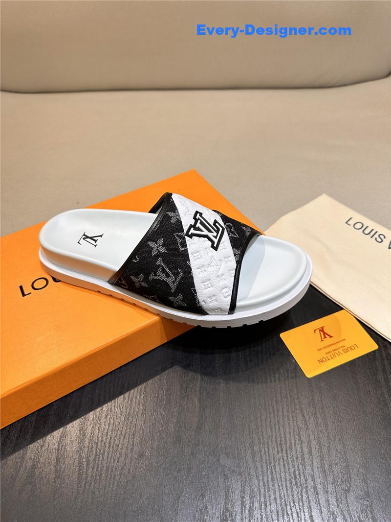 l0vis Vvtt0n lv sandals