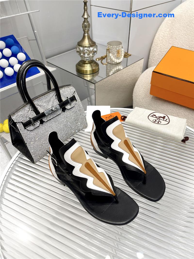 H**me5 color block sandals