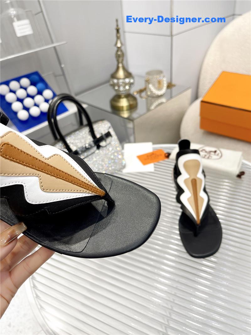 H**me5 color block sandals