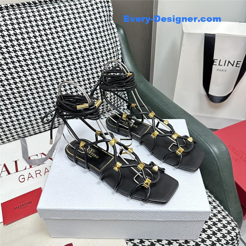 Va1e*ntin0 roman flat sandals