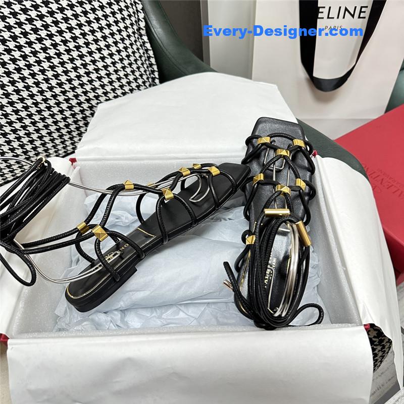 Va1e*ntin0 roman flat sandals