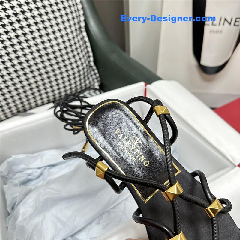 Va1e*ntin0 roman flat sandals