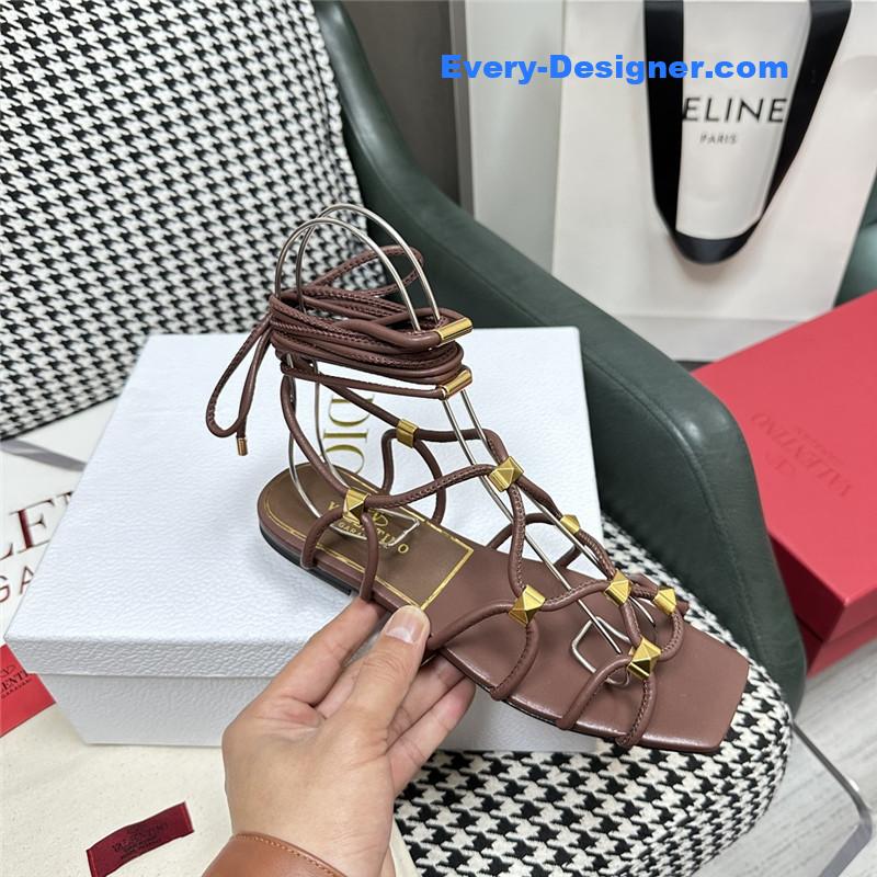 Va1e*ntin0 roman flat sandals
