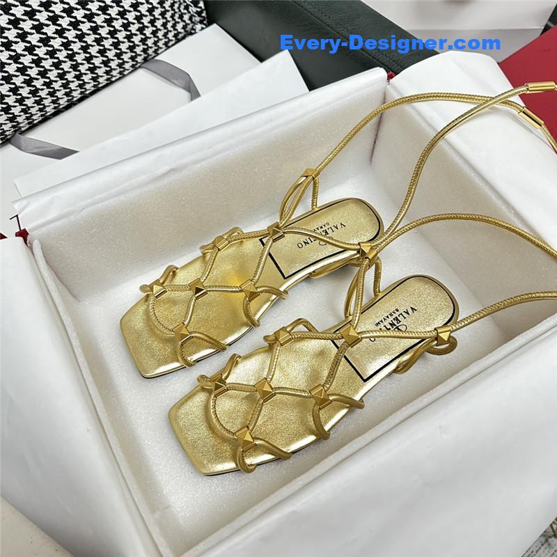 Va1e*ntin0 roman flat sandals