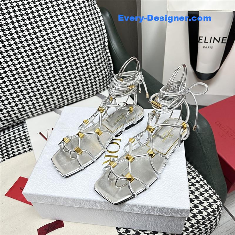 Va1e*ntin0 roman flat sandals