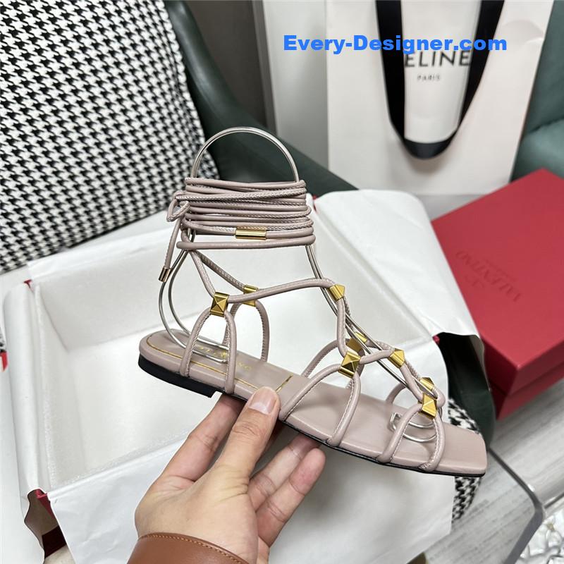 Va1e*ntin0 roman flat sandals