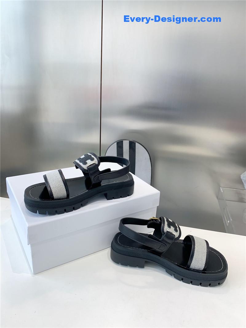 Ce1i*e latest explosion beach sandals
